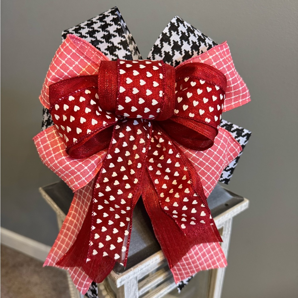 Valentine Red and Black Heart Bow